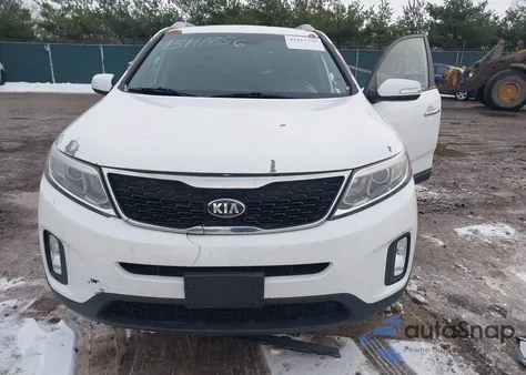 2015 Kia Sorento Lx z USA, uszkodzony, nr VIN 5XYKTCA69FG605786